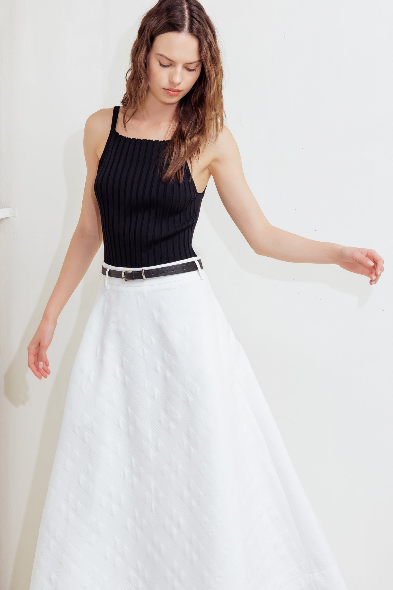 DOWNTOWN EASE WOVEN MIDI SKIRT Flying Tomato